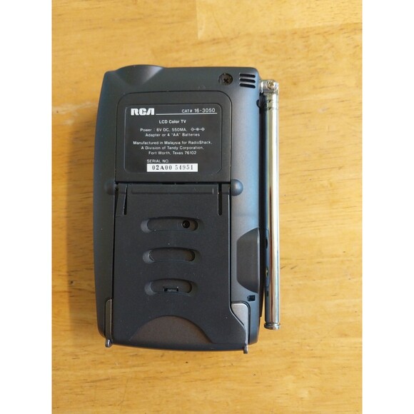 RCA LCD Color TV Cat 16-3050 Portable - Picture 3 of 3